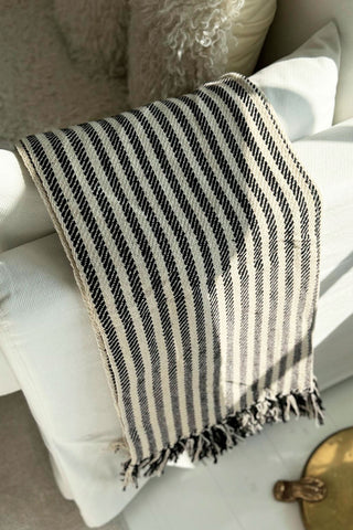 Anna snooze blanket narrow stripe, Ivory black