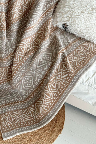 Horizonte dozing blanket, caramel gray