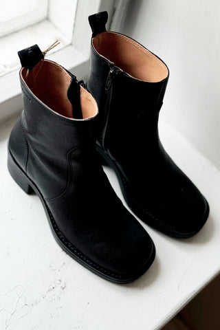 Ingrid boots, black