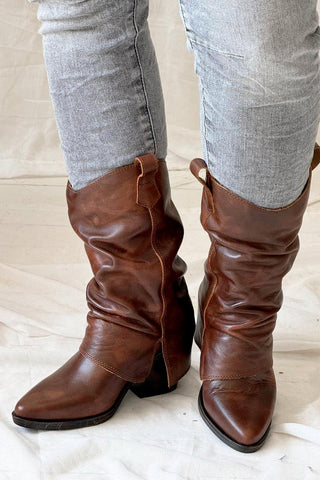 Weny boots. brown