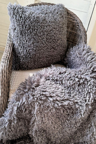 Wooly blanket, gray