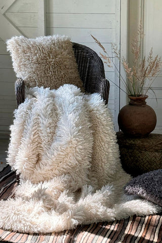 Wooly blanket, ivory